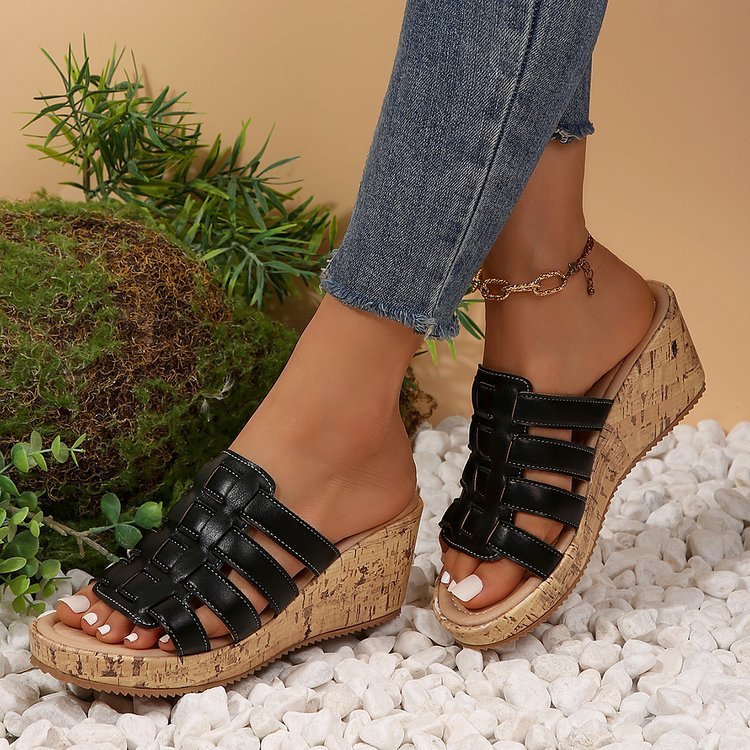Chaussures d’été élégantes à semelle compensée