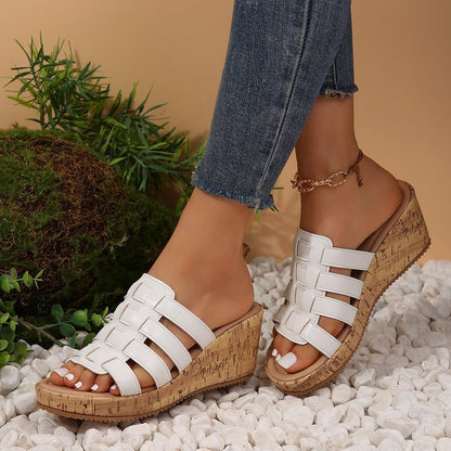 Chaussures d’été élégantes à semelle compensée