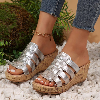 Chaussures d’été élégantes à semelle compensée